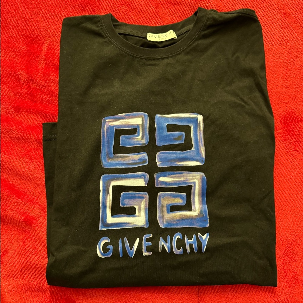 Givenchy black t shirt